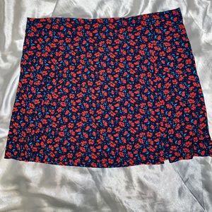Floral mini skirt!